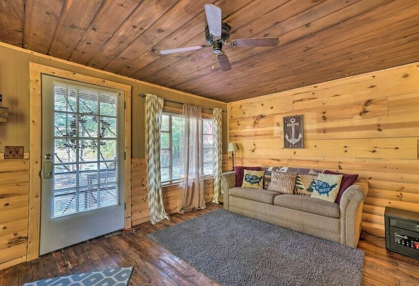 Branson Area Couple S Cabin W/ Spacious Deck!