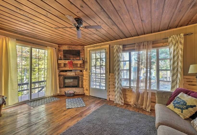 Branson Area Couple S Cabin W/ Spacious Deck!