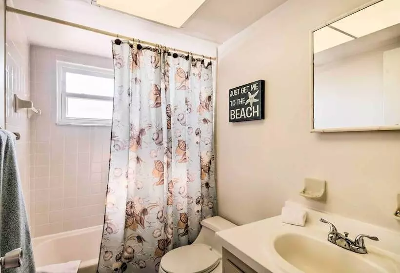 Breezy Marco Island Home W/ Pool   Walk To Beach!