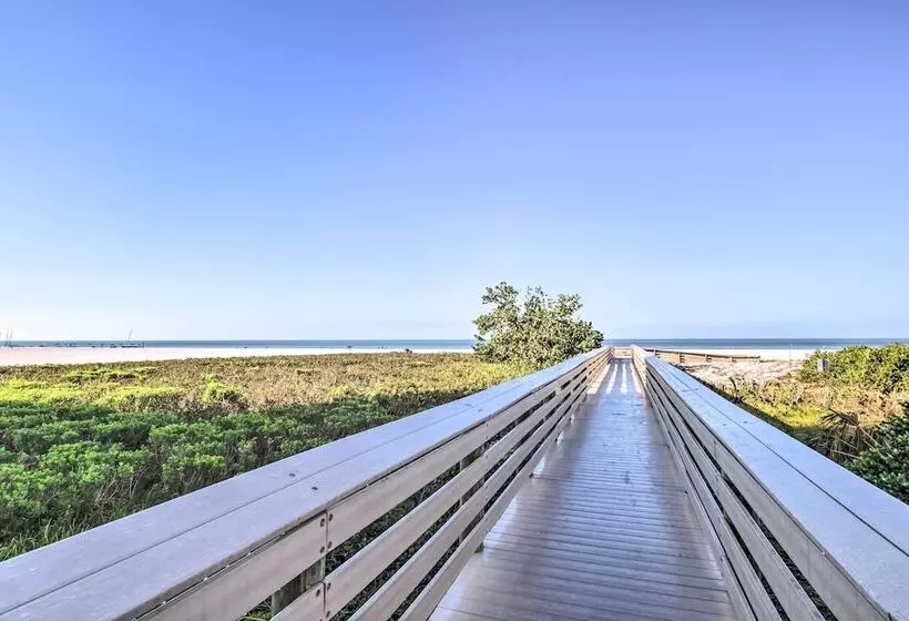 Breezy Marco Island Home W/ Pool   Walk To Beach!