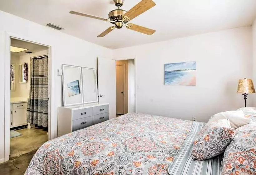 Breezy Marco Island Home W/ Pool   Walk To Beach!