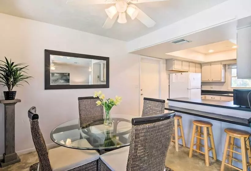 Breezy Marco Island Home W/ Pool   Walk To Beach!