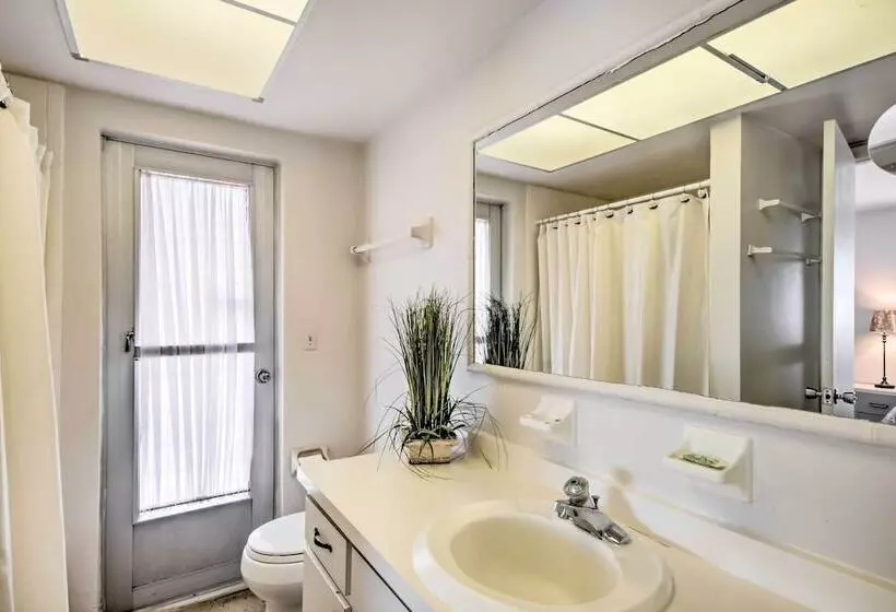 Breezy Marco Island Home W/ Pool   Walk To Beach!