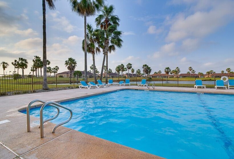 Bright Laguna Vista Home W/ Community Pool!