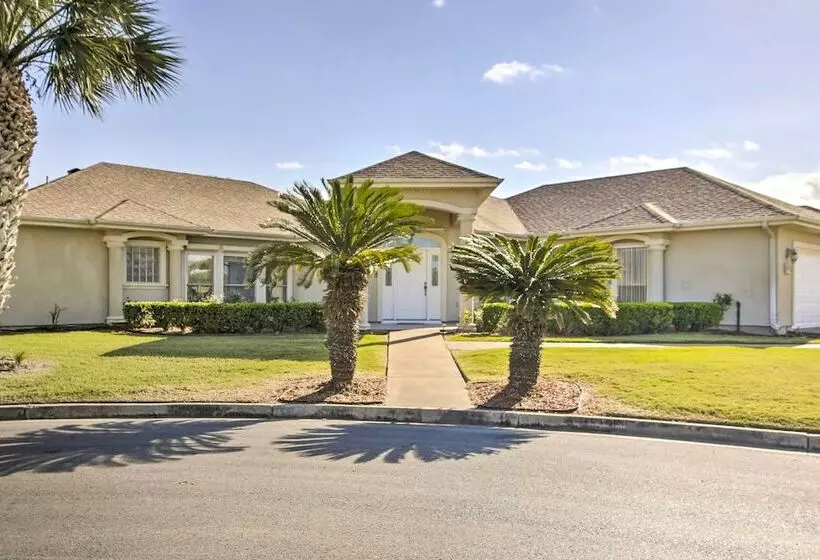 Bright Laguna Vista Home W/ Community Pool!