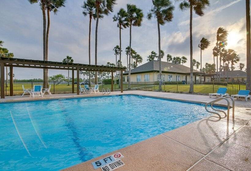 Bright Laguna Vista Home W/ Community Pool!