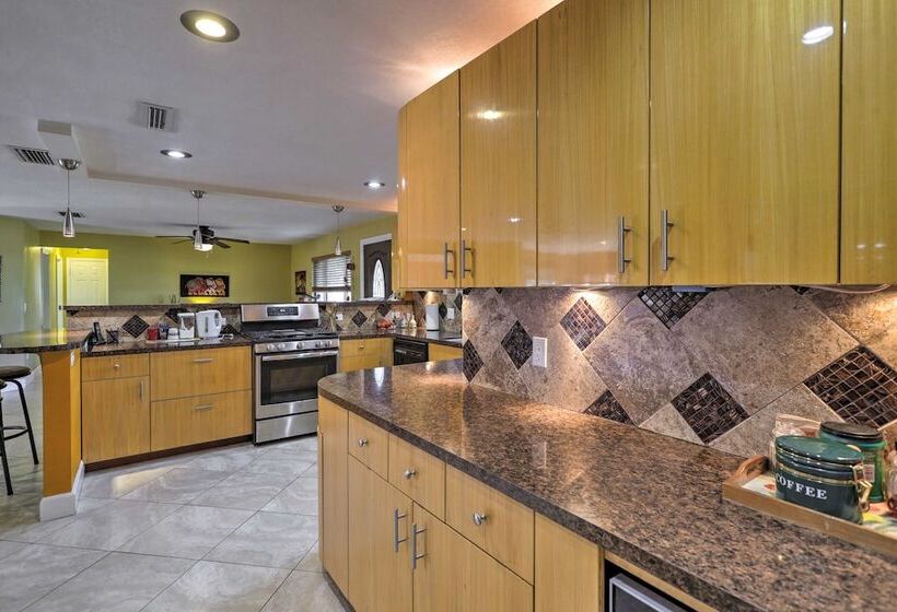 Canal Front Merritt Island Home W/ Deck + Grill!