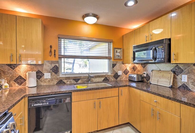 Canal Front Merritt Island Home W/ Deck + Grill!