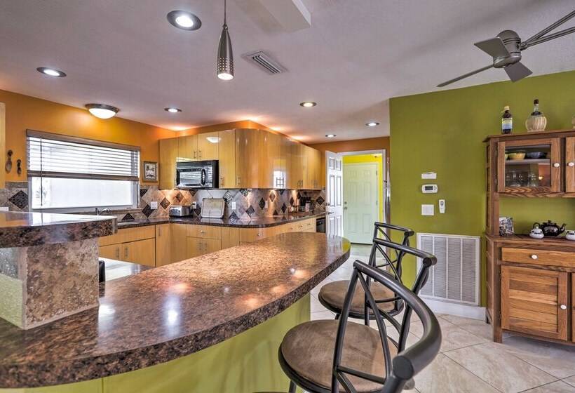 Canal Front Merritt Island Home W/ Deck + Grill!