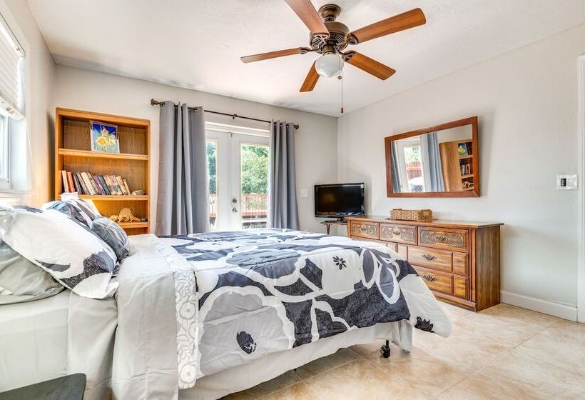 Canal Front Merritt Island Home W/ Deck + Grill!