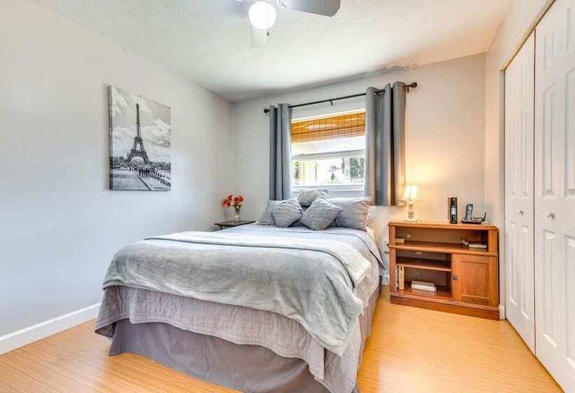 Canal Front Merritt Island Home W/ Deck + Grill!