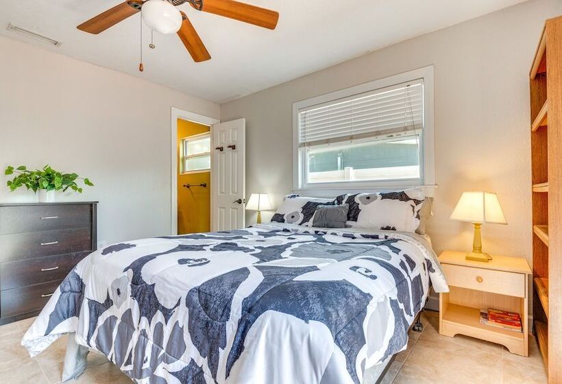 Canal Front Merritt Island Home W/ Deck + Grill!