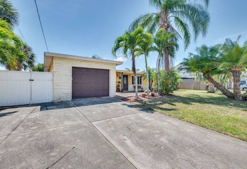 Canal Front Merritt Island Home W/ Deck + Grill!