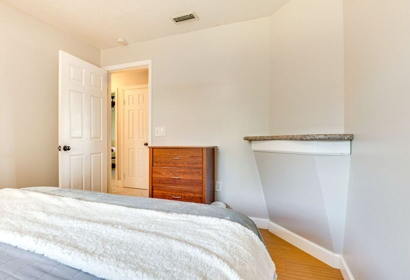 Canal Front Merritt Island Home W/ Deck + Grill!