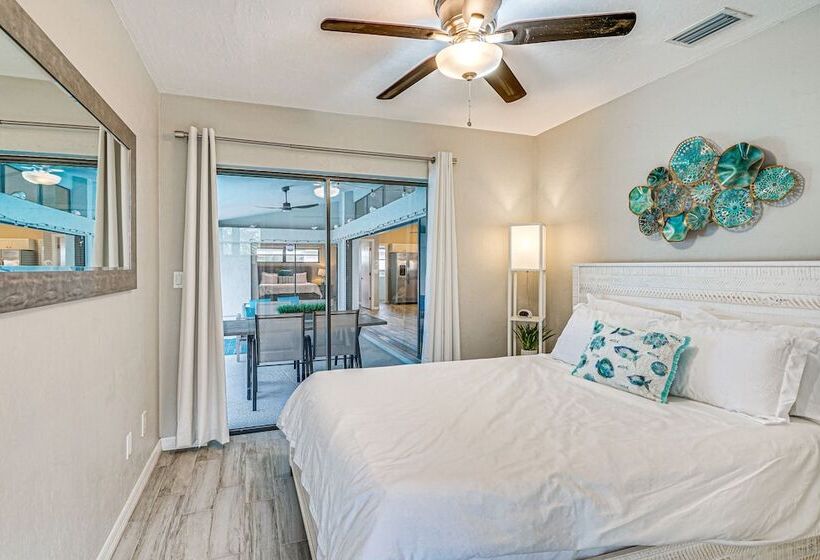 Cape Coral Home W/ Heated Pool, Dock & Gulf Access