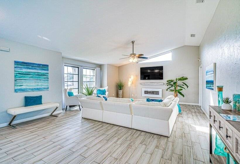 Cape Coral Home W/ Heated Pool, Dock & Gulf Access