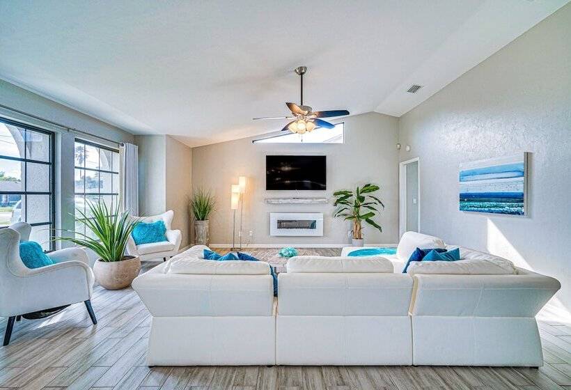 Cape Coral Home W/ Heated Pool, Dock & Gulf Access