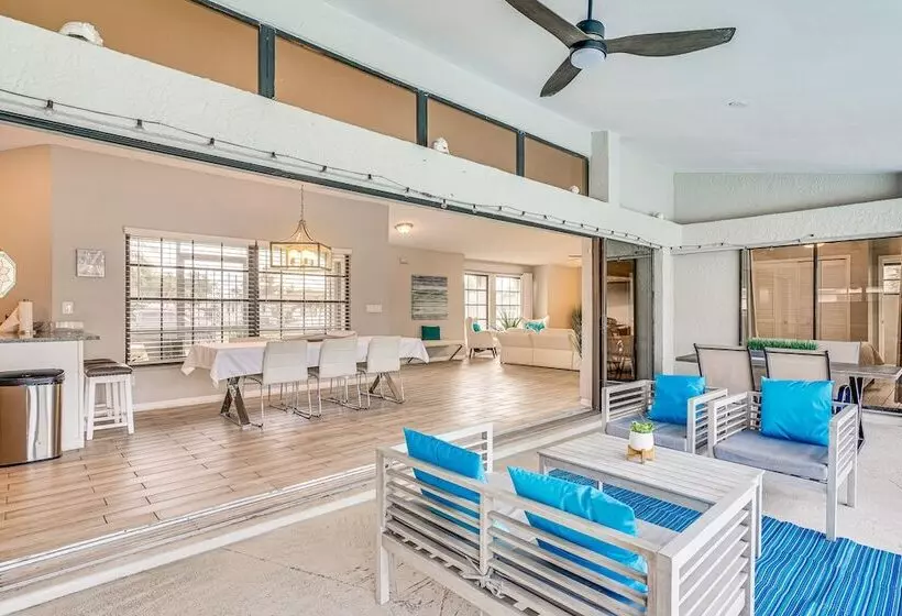 Cape Coral Home W/ Heated Pool, Dock & Gulf Access