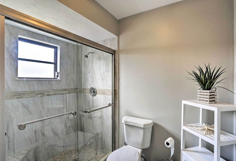 Cape Coral Home W/ Heated Pool, Dock & Gulf Access