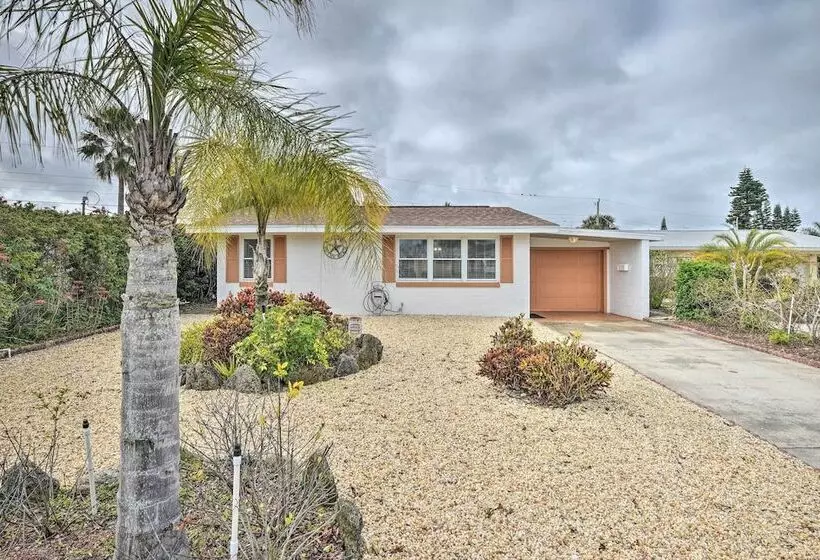 Ormond Beach Home W/ Screened Porch, Walk To Shore