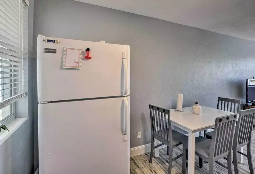 Ormond Beach Home W/ Screened Porch, Walk To Shore