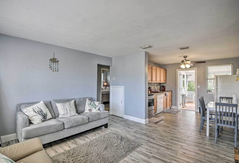 Ormond Beach Home W/ Screened Porch, Walk To Shore