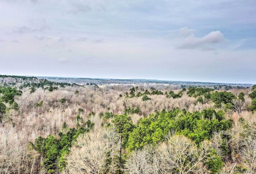 Charming Rusk Guest Cabin W/ Shared Yard