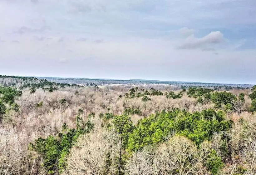 Charming Rusk Guest Cabin W/ Shared Yard