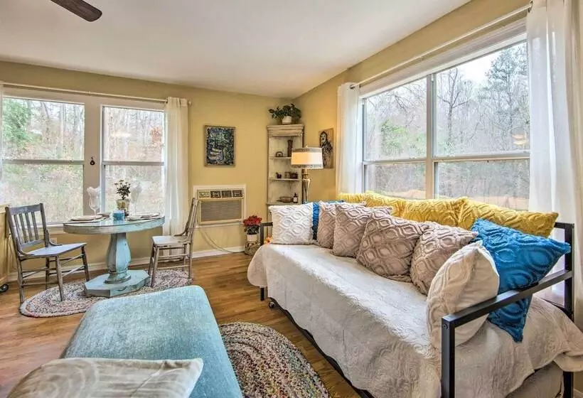 Charming Rusk Guest Cabin W/ Shared Yard