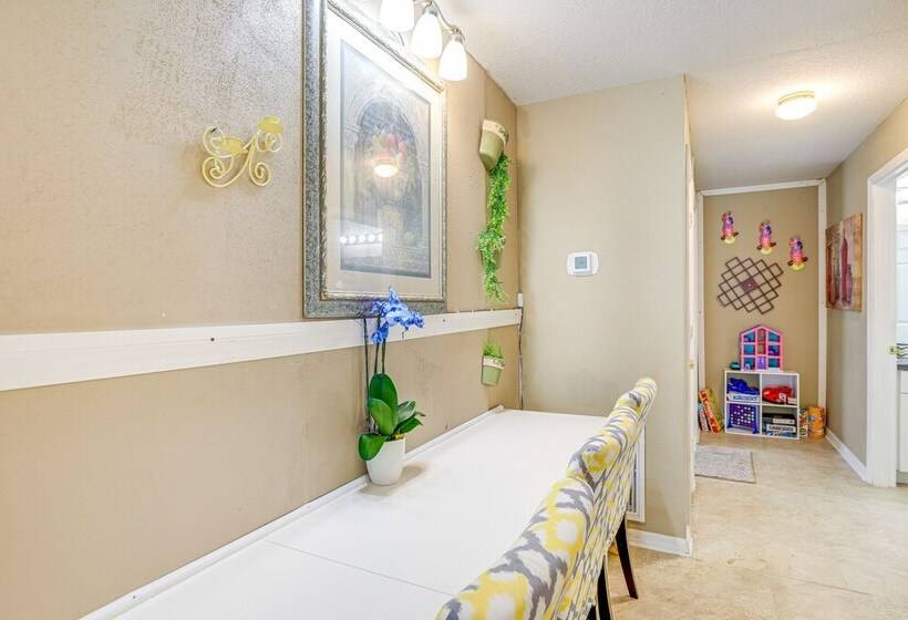 5 Mi To Beach: Family Friendly Home In Clearwater!