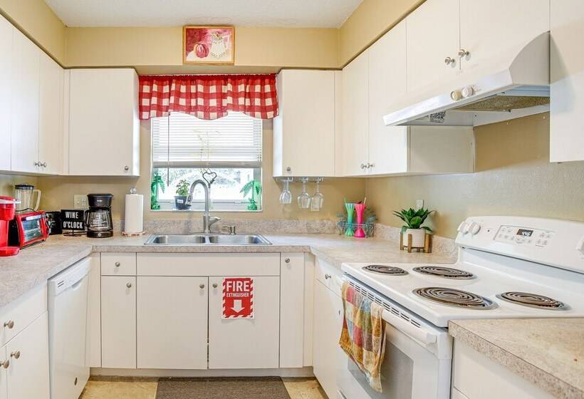 5 Mi To Beach: Family Friendly Home In Clearwater!