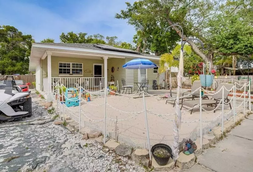 5 Mi To Beach: Family Friendly Home In Clearwater!
