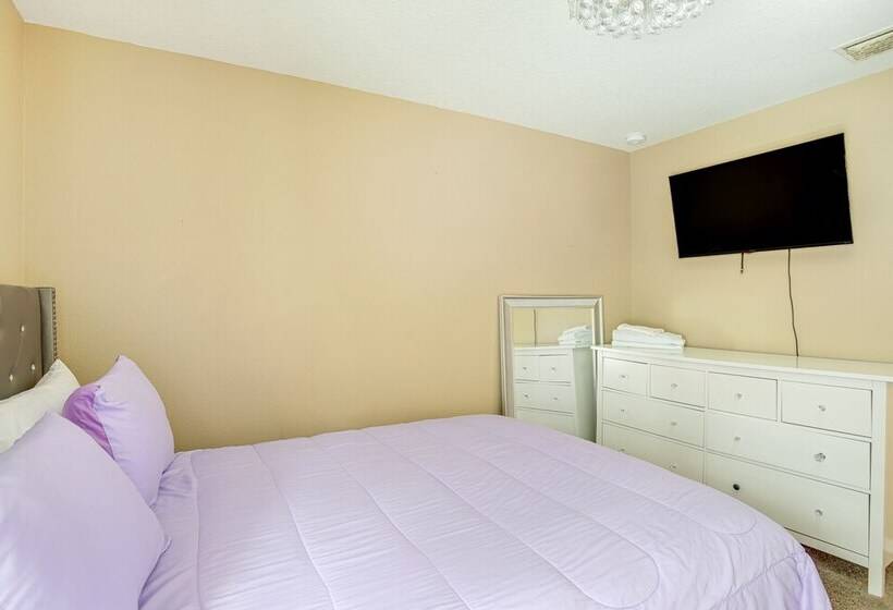 5 Mi To Beach: Family Friendly Home In Clearwater!