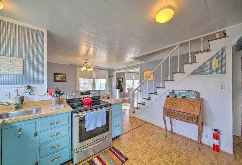 Cozy Augusta Home W/ Porch: Walk To Katy Trail!