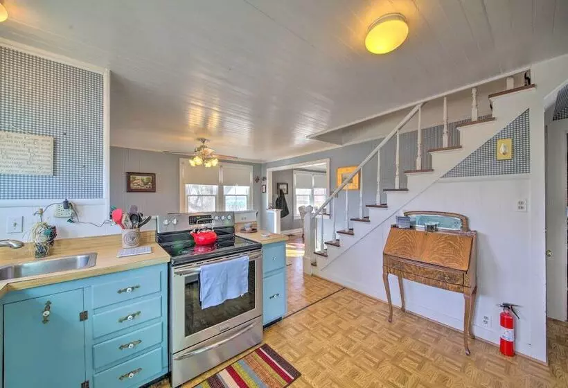 Cozy Augusta Home W/ Porch: Walk To Katy Trail!