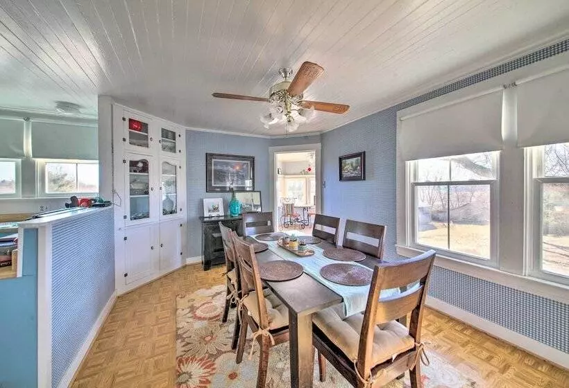 Cozy Augusta Home W/ Porch: Walk To Katy Trail!