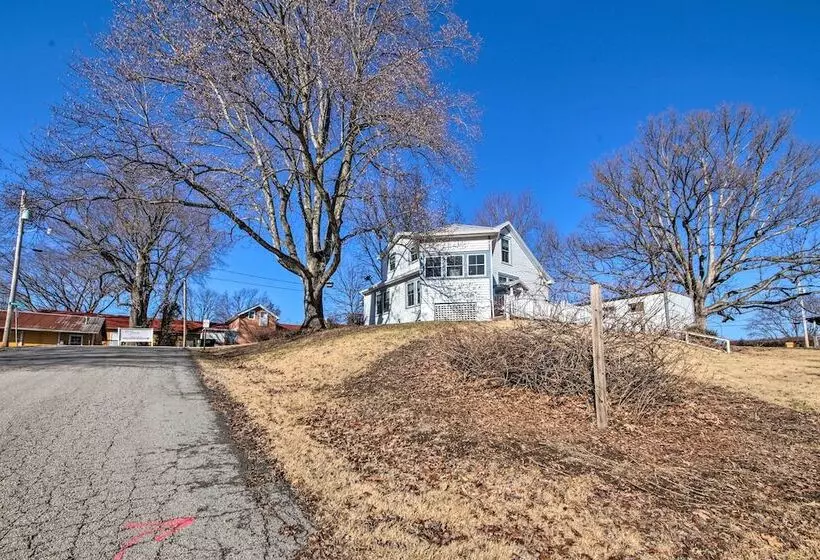 Cozy Augusta Home W/ Porch: Walk To Katy Trail!