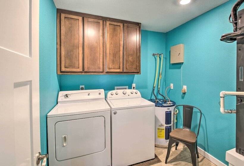 Cozy Hideaway Near Lake Ouachita & Hot Springs!