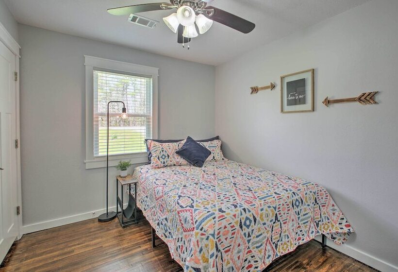 Cozy Hideaway Near Lake Ouachita & Hot Springs!