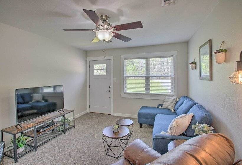 Cozy Hideaway Near Lake Ouachita & Hot Springs!