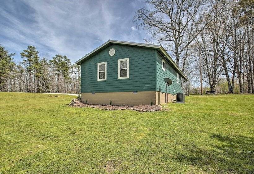 Cozy Hideaway Near Lake Ouachita & Hot Springs!