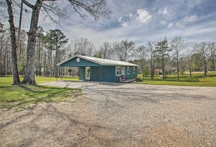 Cozy Hideaway Near Lake Ouachita & Hot Springs!