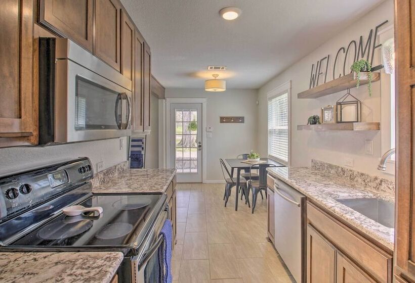 Cozy Hideaway Near Lake Ouachita & Hot Springs!