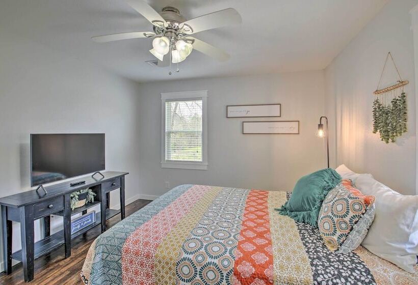 Cozy Hideaway Near Lake Ouachita & Hot Springs!