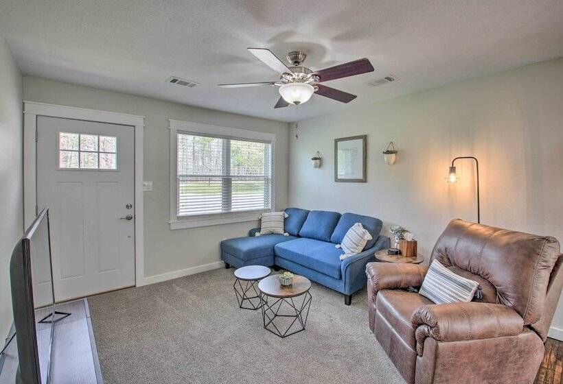 Cozy Hideaway Near Lake Ouachita & Hot Springs!