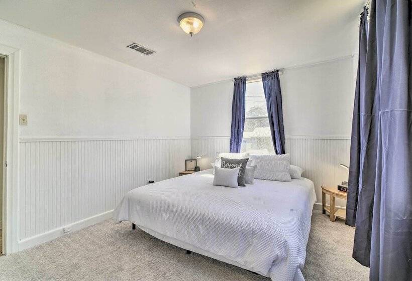 Cozy Livingston House W/ Fenced Yard + Patio!