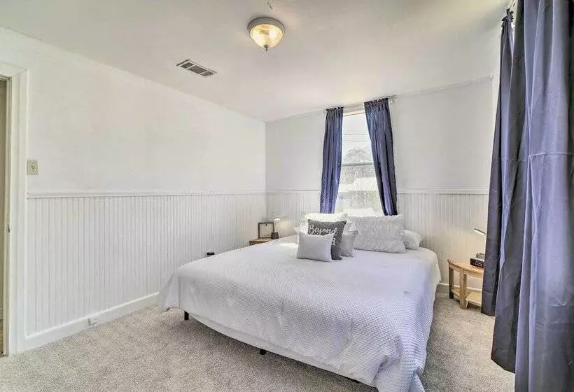 Cozy Livingston House W/ Fenced Yard + Patio!