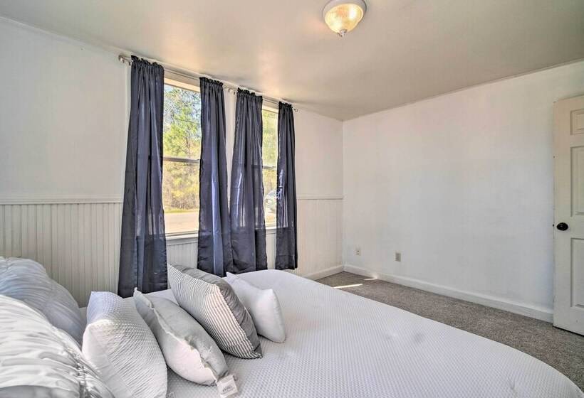 Cozy Livingston House W/ Fenced Yard + Patio!