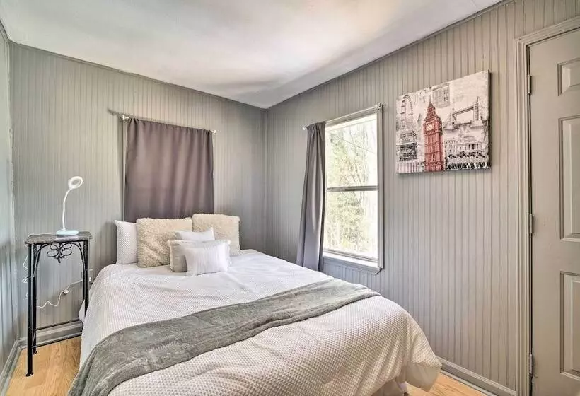 Cozy Livingston House W/ Fenced Yard + Patio!