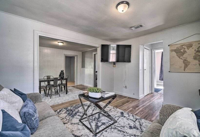 Cozy Livingston House W/ Fenced Yard + Patio!